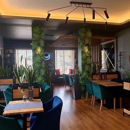 Garden Zajazd Жешув Экстерьер фото